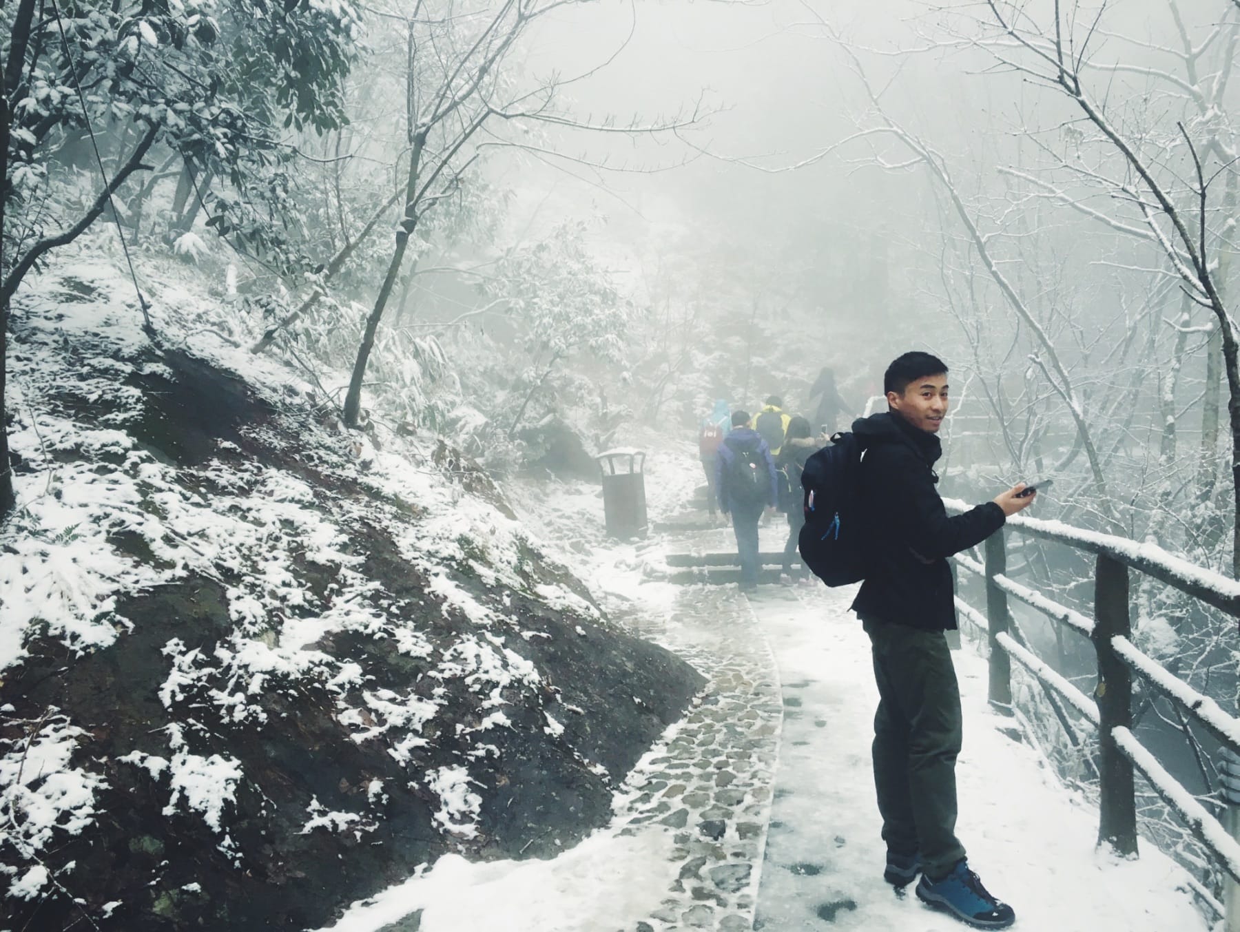 2016年在去东天目山昭明禅寺的途中用手机录山里的声音