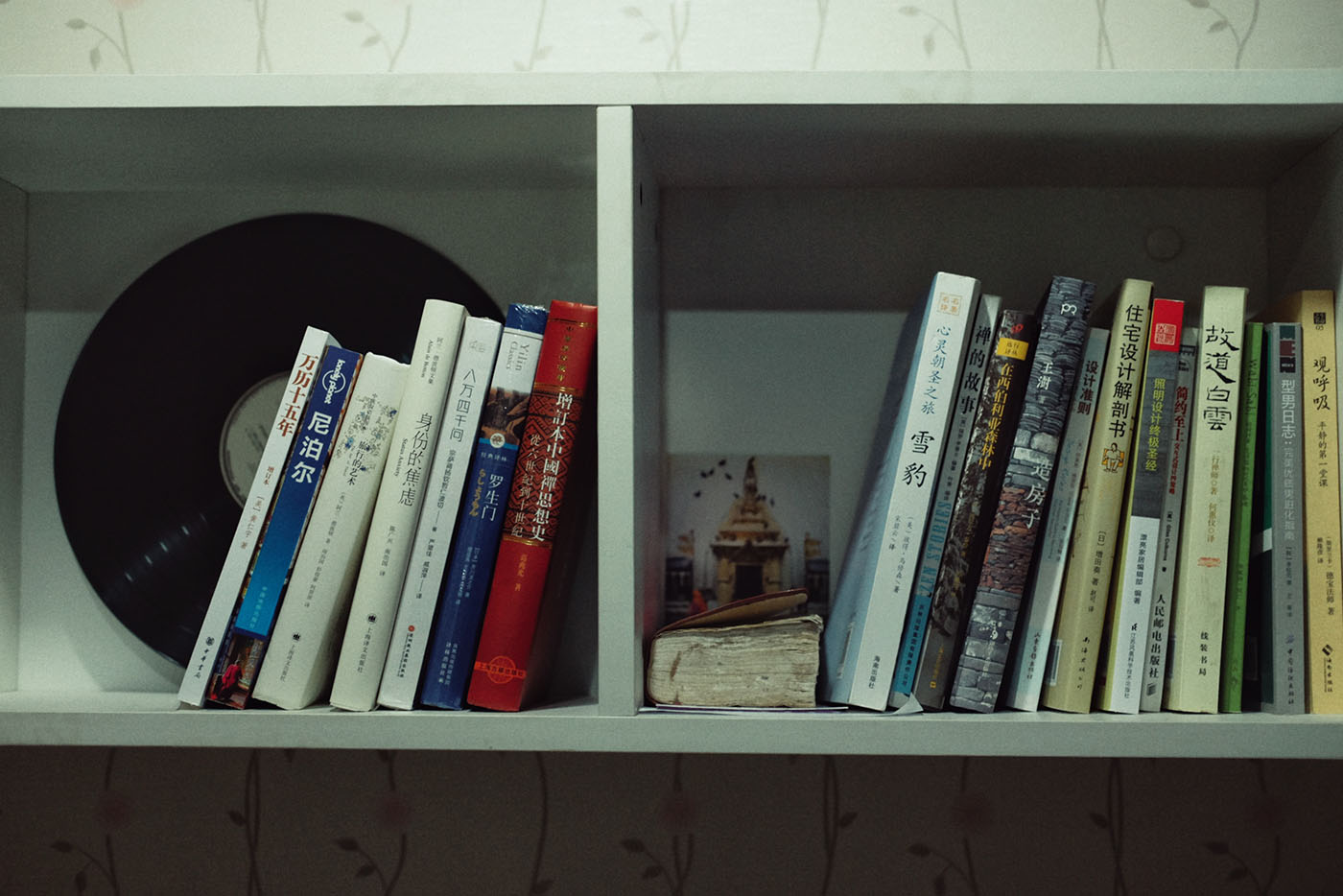 于上海出租屋内