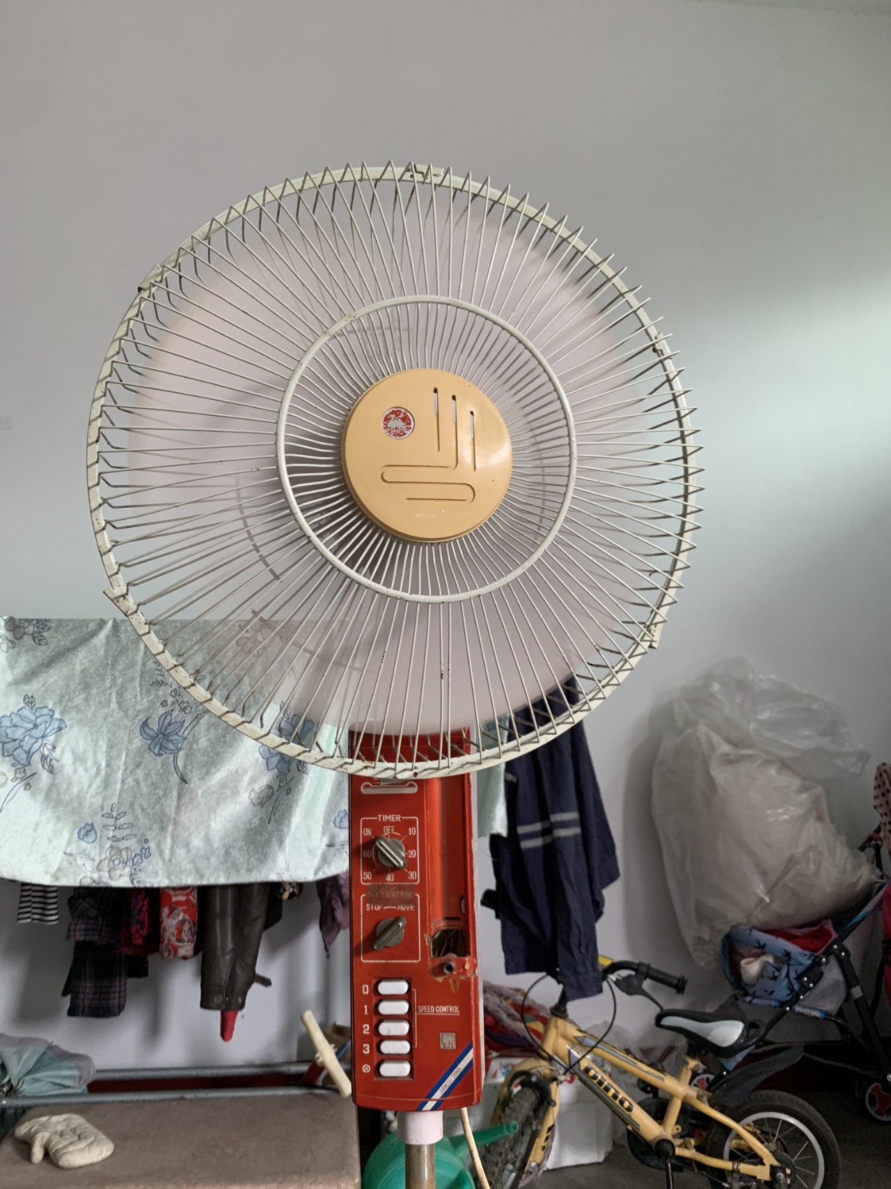 陪伴我整个童年的老电风扇,仍在服役 摄于2020年8月